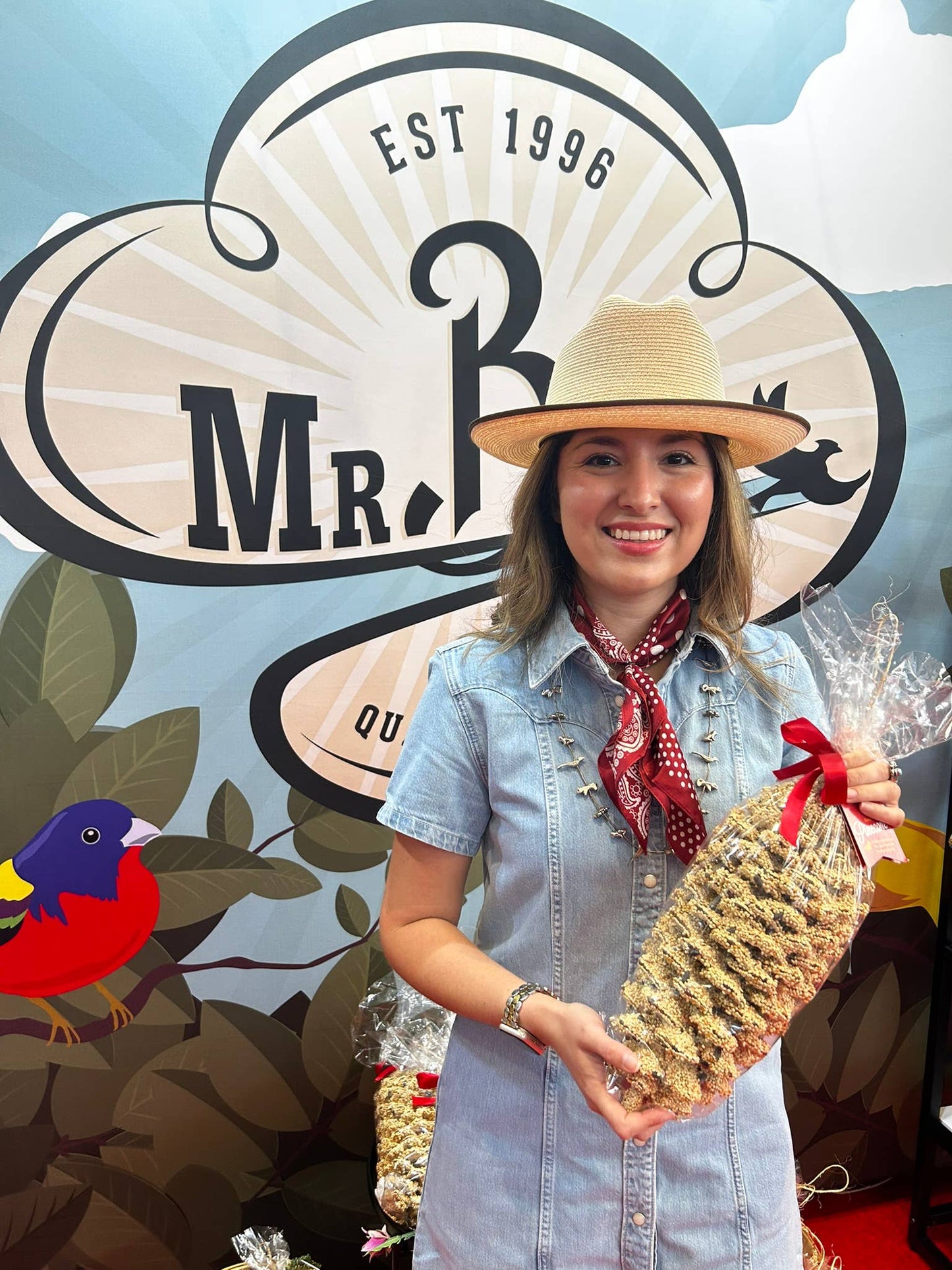 Mr Bird - Giant Pine Cone