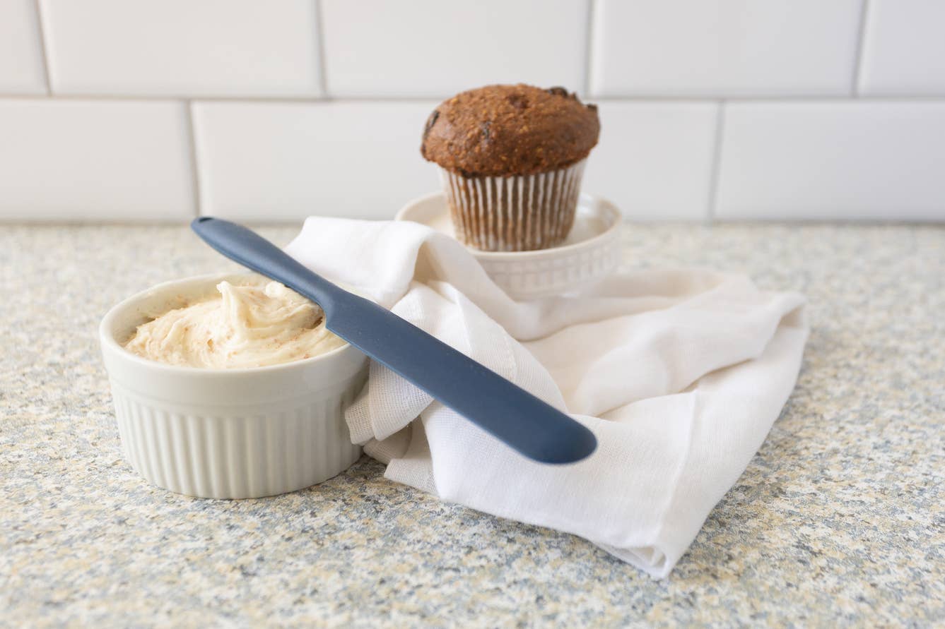 Fox Run Navy Silicone Icing Spatula, Spreader, 9"