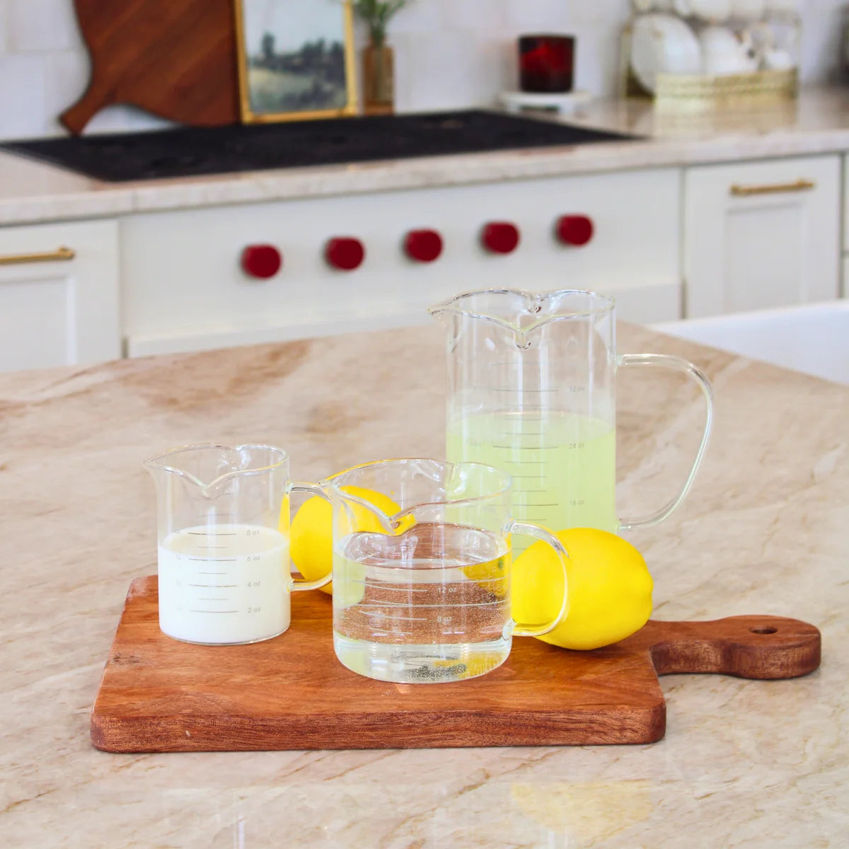 3 Spouts measuring Cup