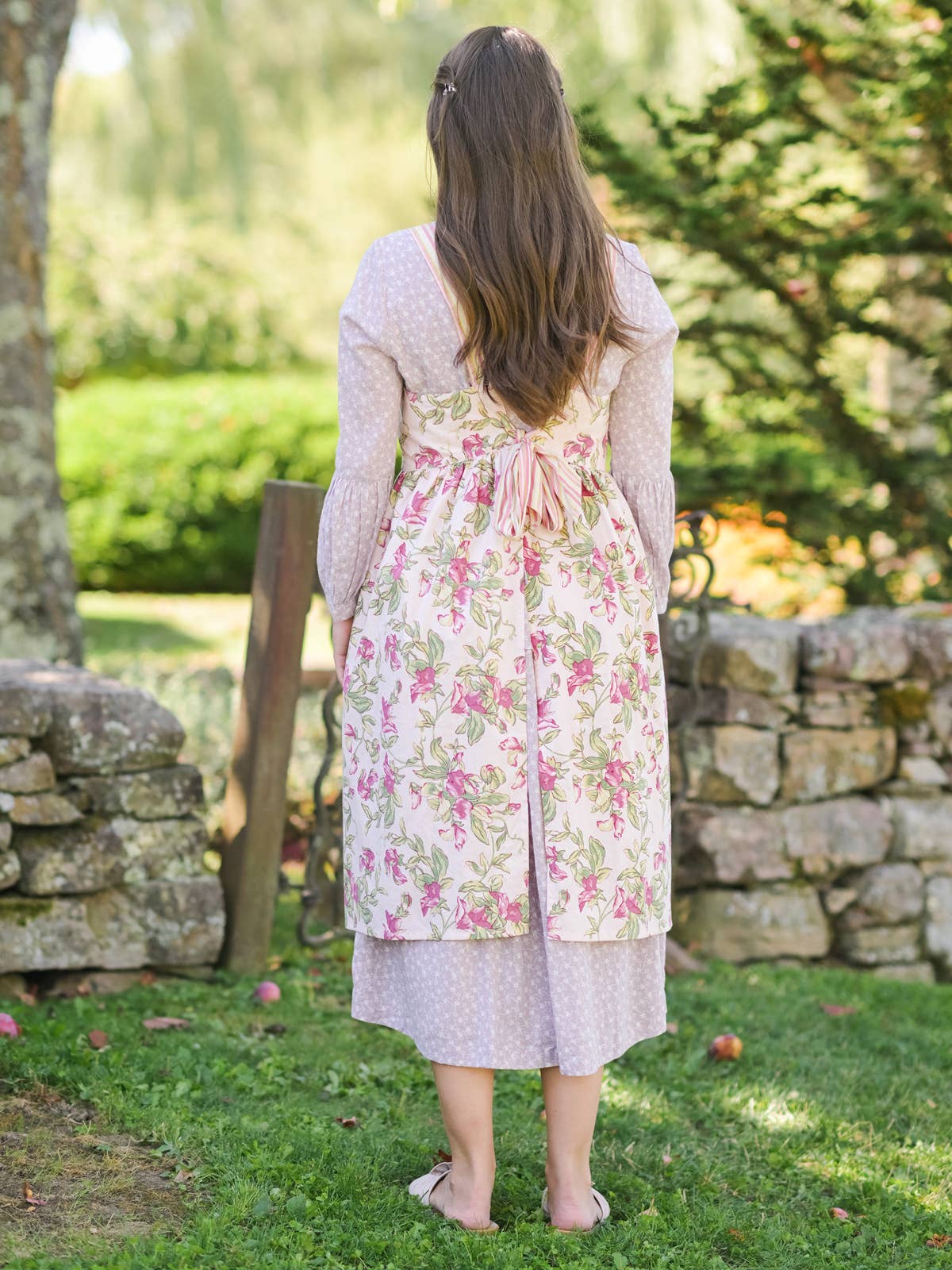 Sweet Pea Ruffle Farmhouse Apron - Rose