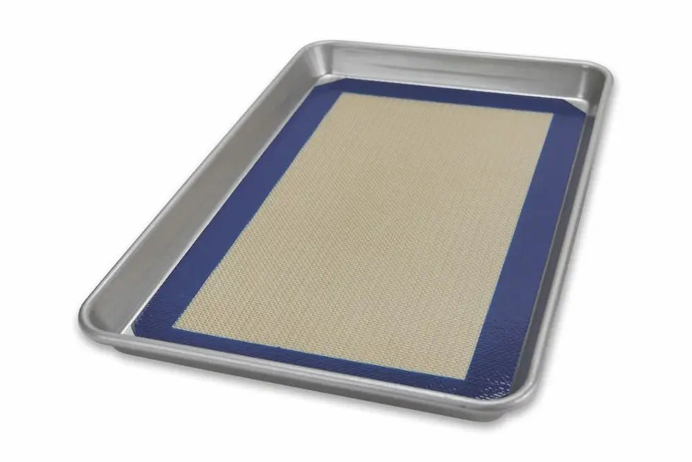 Jelly Roll Pan & Baking Mat Set