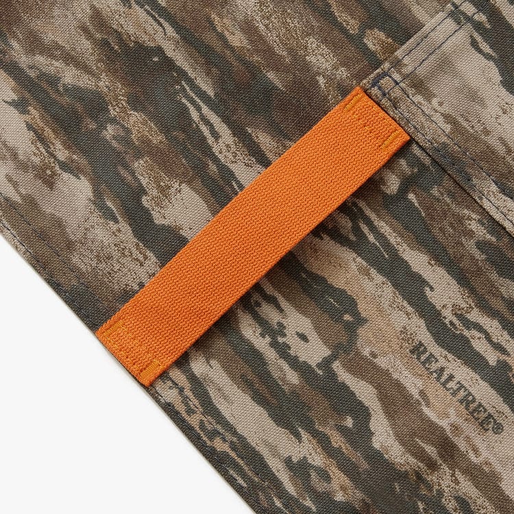 The Essential Apron - Realtree Legacy Print