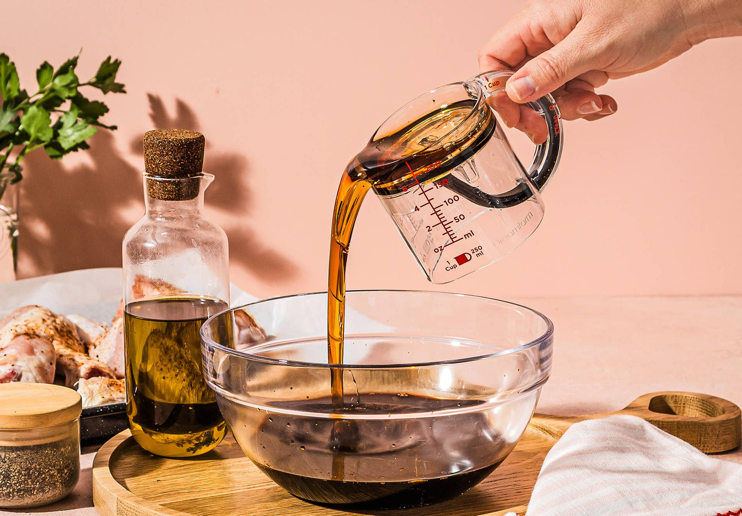 Upcup® - 4-in-1 Adjustable Measuring Cup