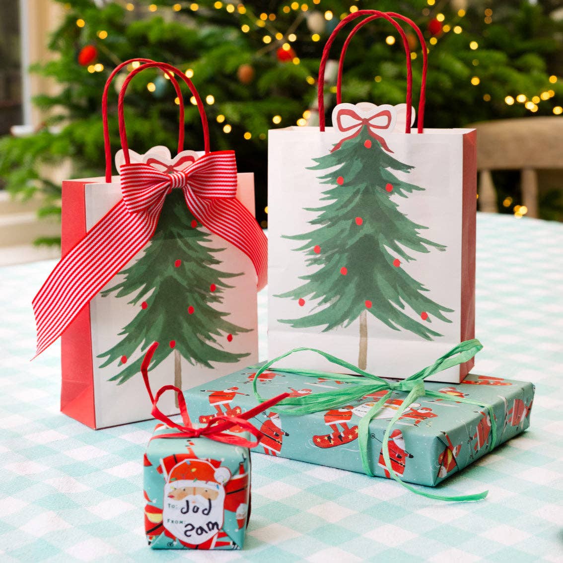 Christmas Tree Paper Gift Bags | 8 Pack | Gifting |